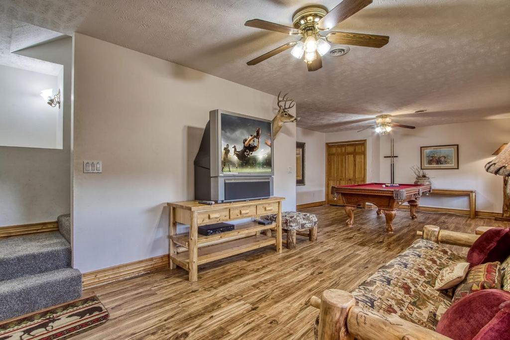 The Nuthouse Ii, Pool Table, Wifi, 1089 Free Tickets Each Paid Day, Dollywood And More Севьервилл Номер фото